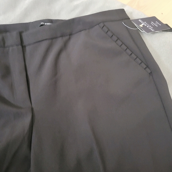 Zac and Rachel brand new pwnts - Picture 2 of 2